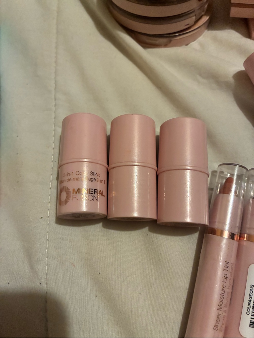 Makeup Lot - Picture 10 of 14